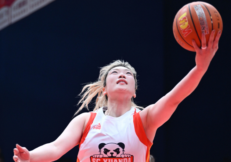 中国女篮第一球星李梦：税后500万年薪，税前多少？