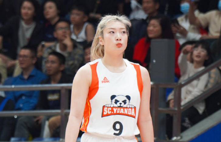 中国女篮第一球星李梦：税后500万年薪，税前多少？