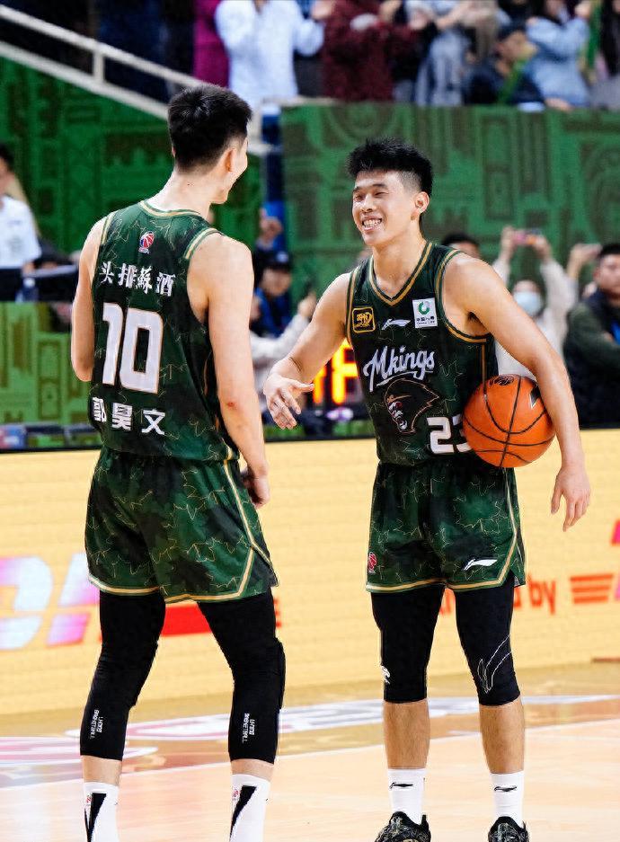 刚打进季后赛就重建？CBA青年军分崩离析，多名主力离队