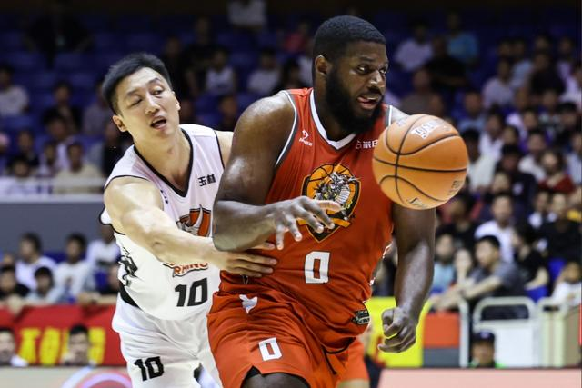 见怪不怪！勇士旧将又被NBL欠薪，球迷：垃圾联赛玩不起就别玩了